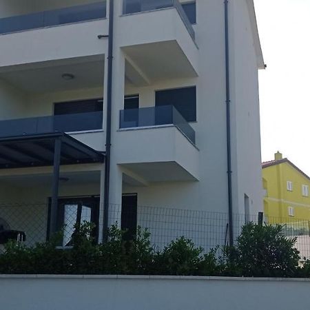 Apartman Ana Sveti Anton  Eksteriør bilde