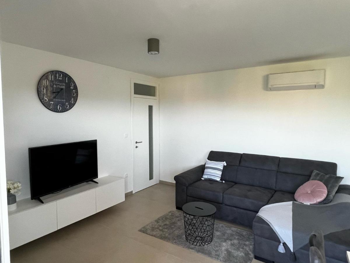 Apartman Ana Sveti Anton  Eksteriør bilde