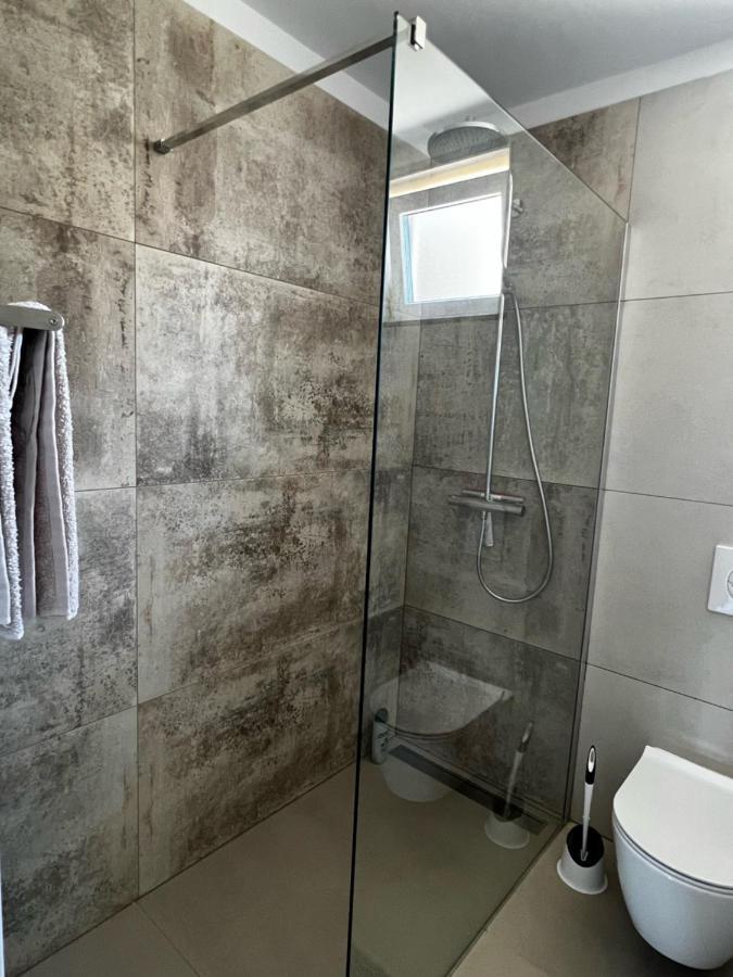 Apartman Ana Sveti Anton  Eksteriør bilde